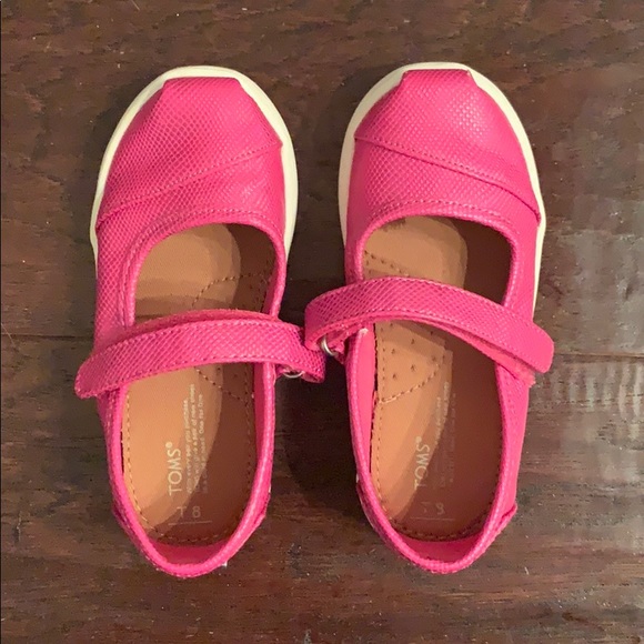 Toms Other - Toms fuschia iridescent Mary Jane EUC sz 8